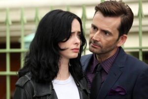 איך להפסיק להיות קריפי כאשר אתה ניגש לבחורה