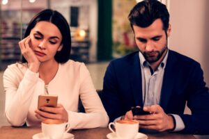 Women-seem-to-get-bored-by-men